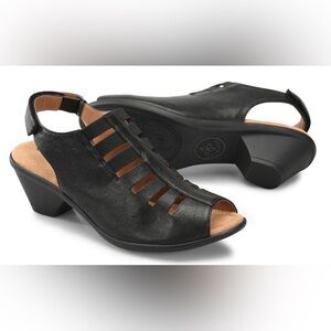 Comfortiva “Faye” Black Upper Leather Sandal Heels